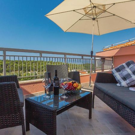 Amazing Apartment In Makarska With Wifi Kültér fotó