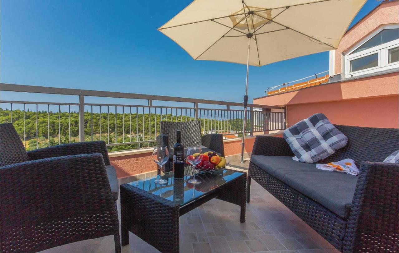 Amazing Apartment In Makarska With Wifi Kültér fotó