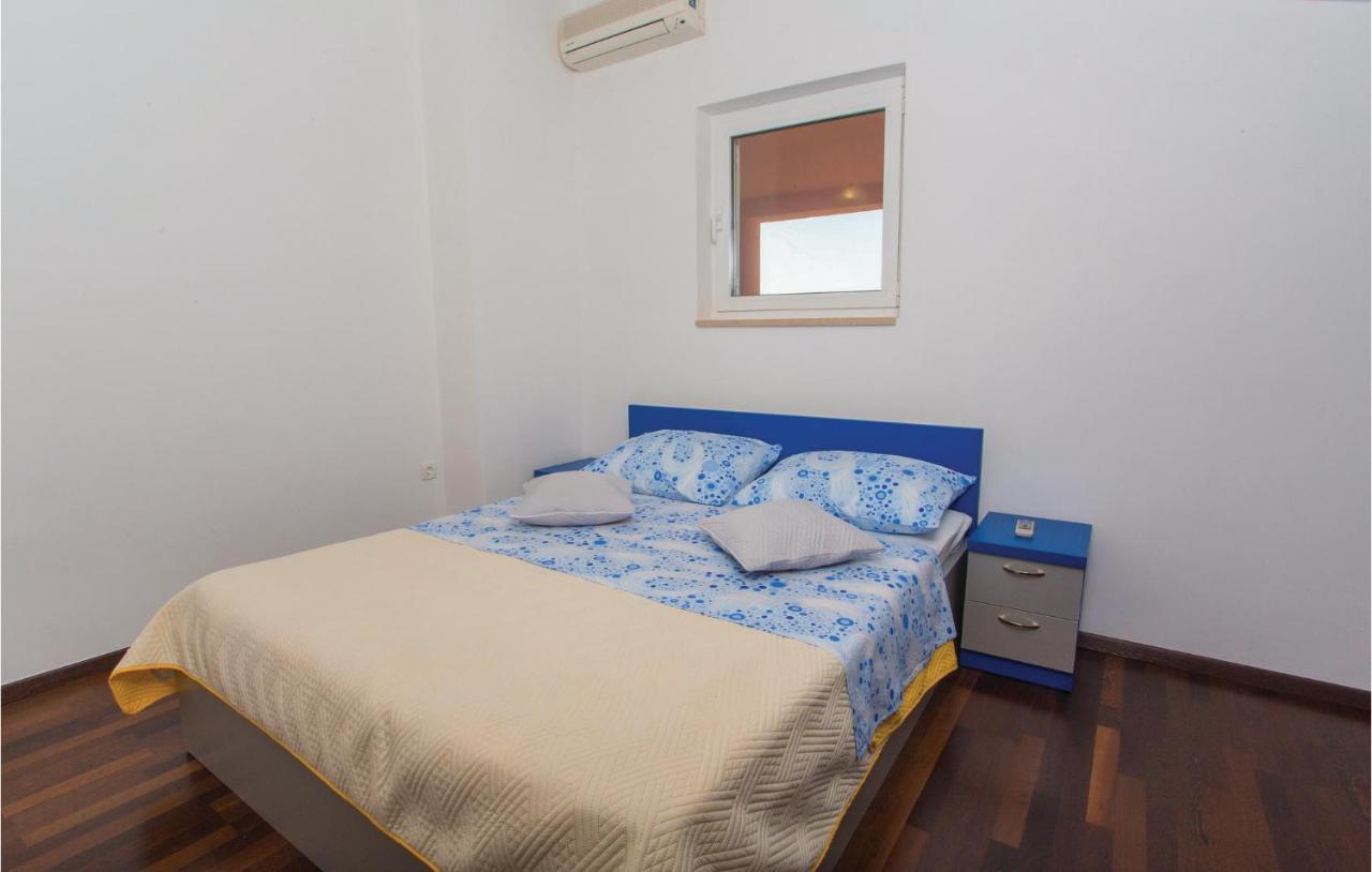 Amazing Apartment In Makarska With Wifi Kültér fotó