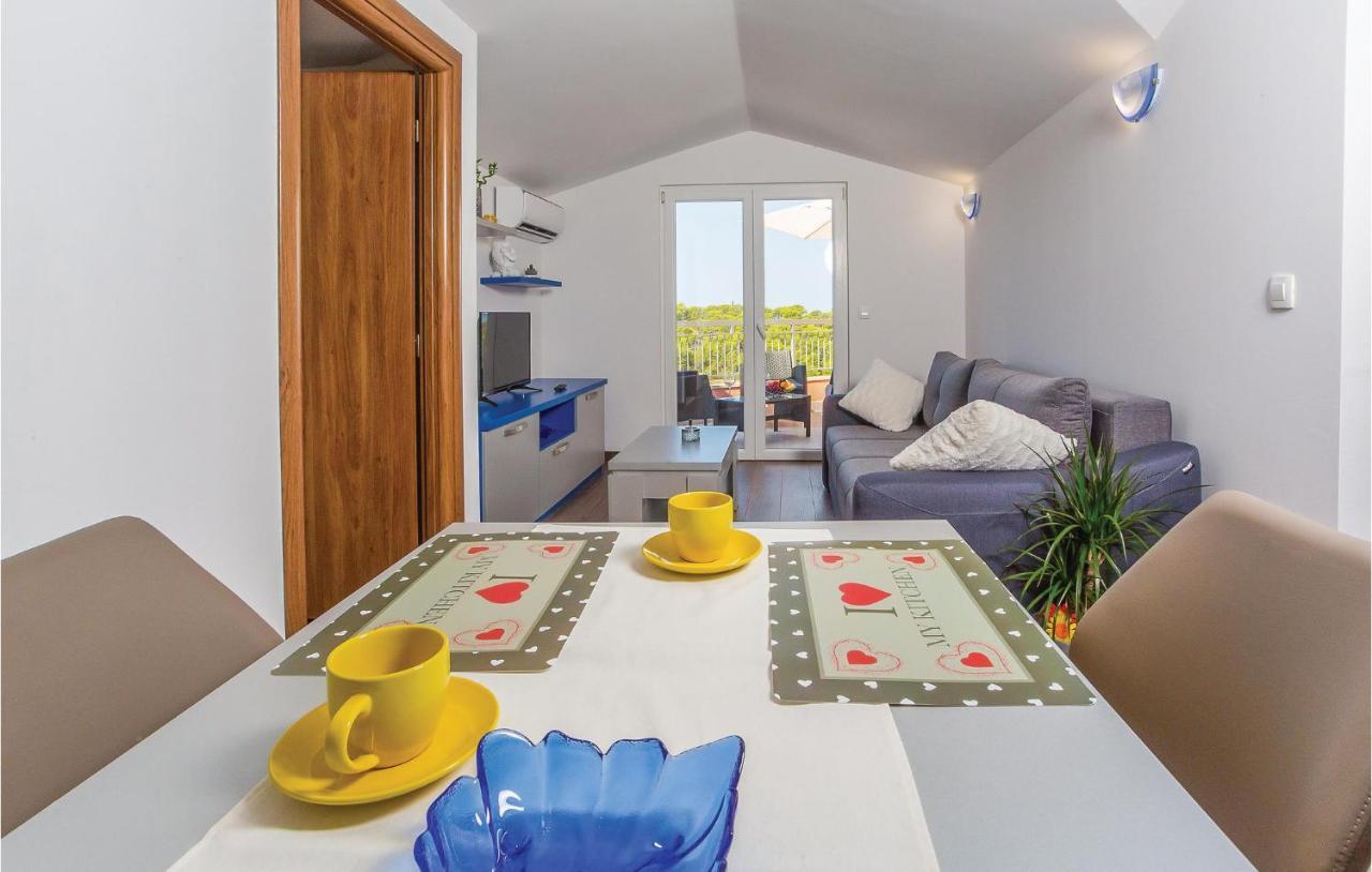 Amazing Apartment In Makarska With Wifi Kültér fotó