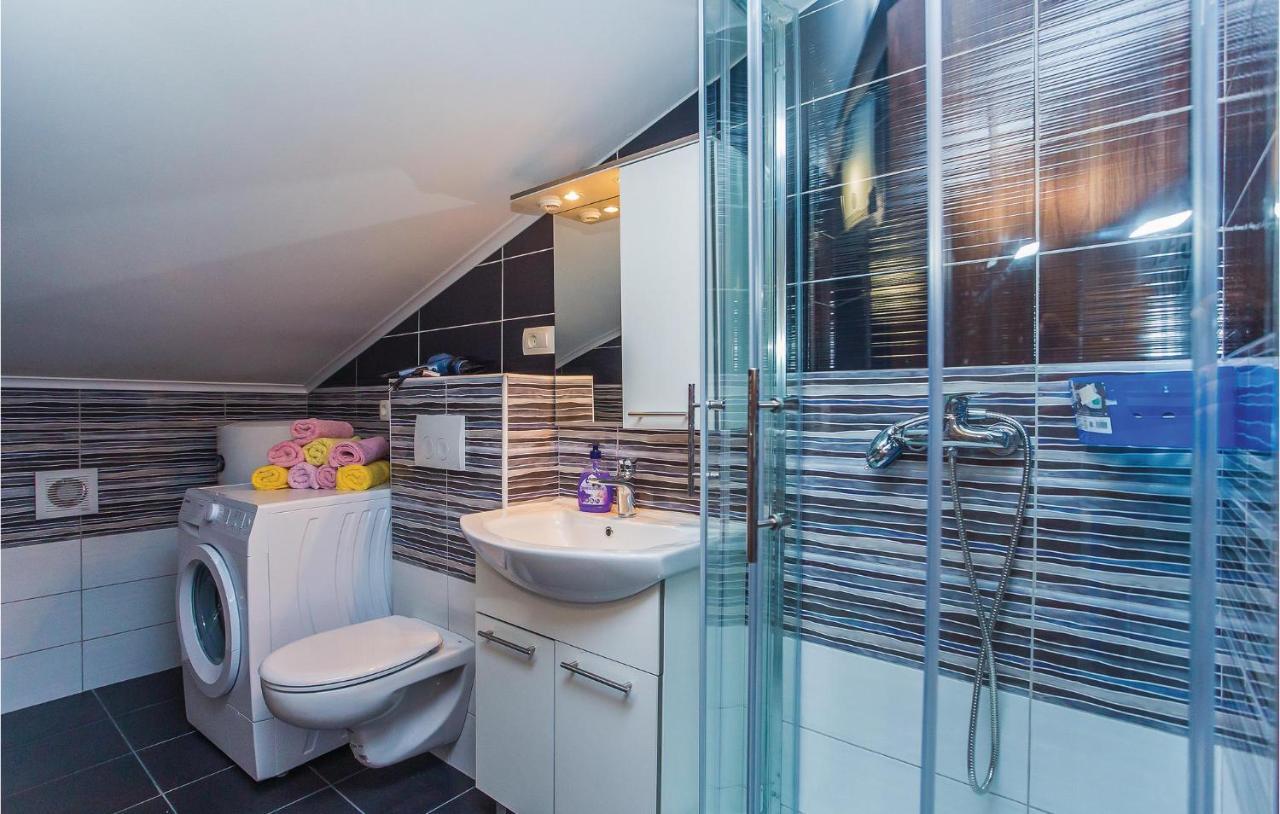 Amazing Apartment In Makarska With Wifi Kültér fotó